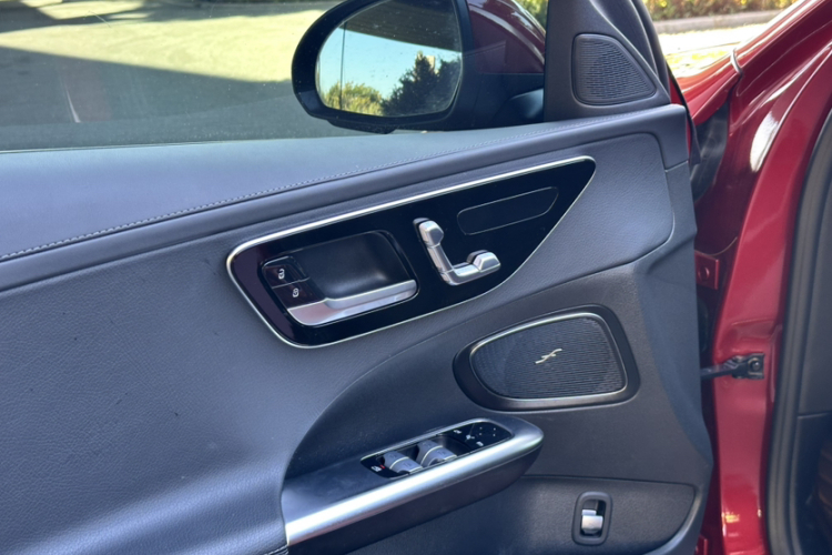 奔驰C级 2023款 改款 C 200 L 运动版中控内饰7005