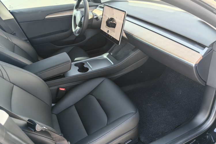 特斯拉 Model 3 2022款 后轮驱动版中控内饰7003