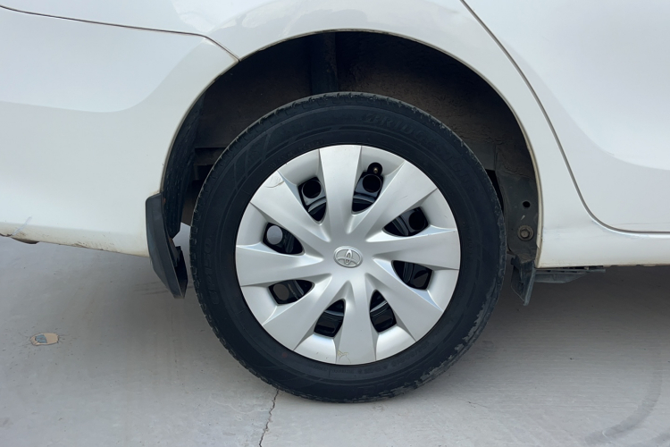 丰田 威驰 2014款 1.5L 自动智臻版车身外观6012