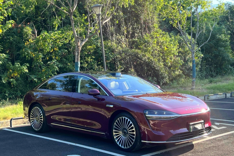 鸿蒙智行 享界S9 2024款 纯电 Ultra 四驱旗舰版车身外观6004