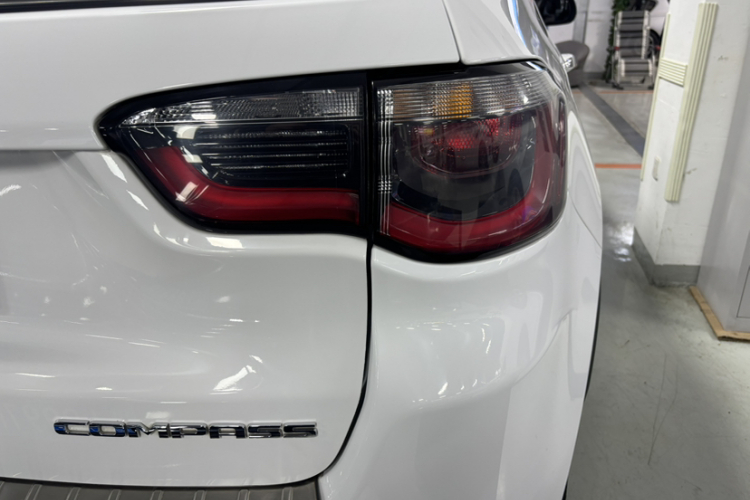 Jeep 指南者 2020款 220T 自动领先版车身外观6006