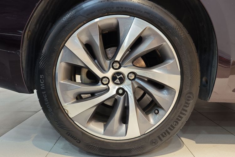 DS 5LS 2016款 1.6T 豪华版THP160车身外观6014