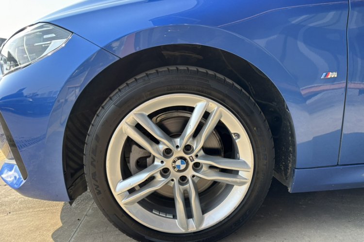 宝马1系 2020款 120i M运动套装车身外观6003