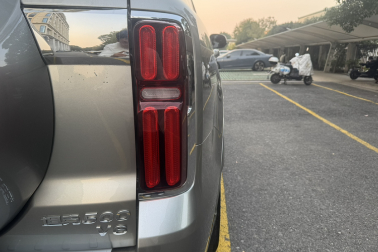 坦克500 2022款 3.0T 运动版 造境型 5座车身外观6007