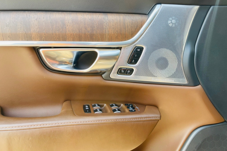 沃尔沃S90 2021款 B5 智雅豪华版中控内饰7012