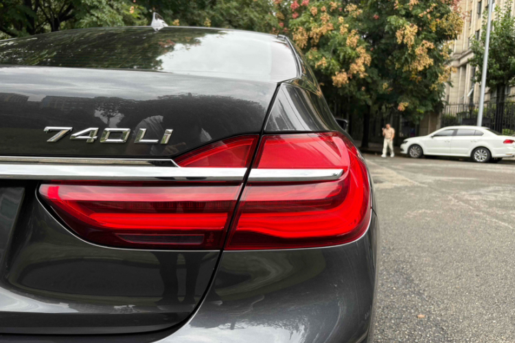 宝马7系 2016款 740Li 领先型车身外观6009