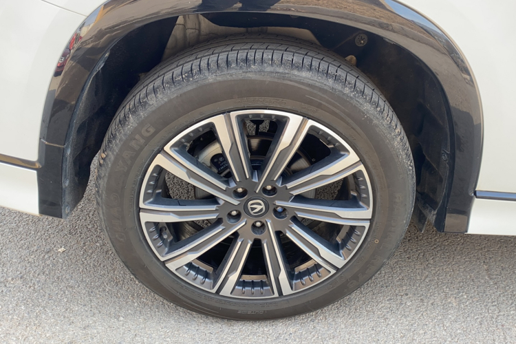 长安CS75 PLUS 2024款 第三代 冠军版 2.0T 智驾劲擎型车身外观6007