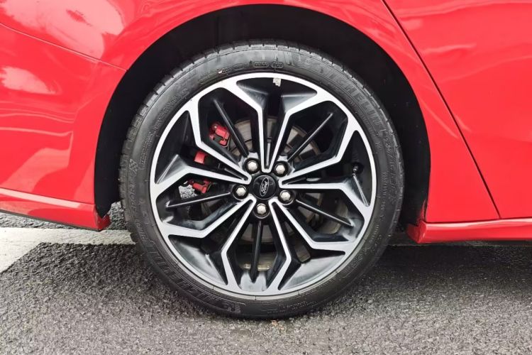 福特 福克斯 2020款 三厢 EcoBoost 180 自动ST Line局部细节9009