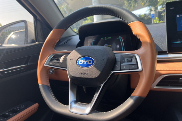 比亚迪e2 2020款 升级版 高续航版 尊贵型中控内饰7001