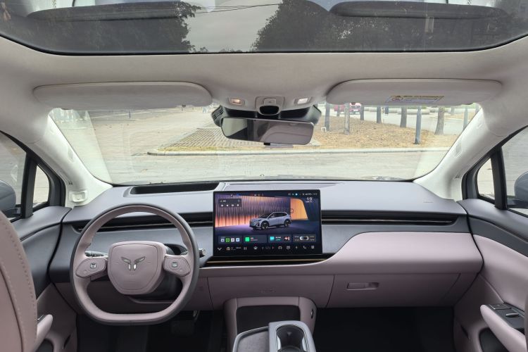 红旗天工06 2025款 520 智选版中控内饰7004