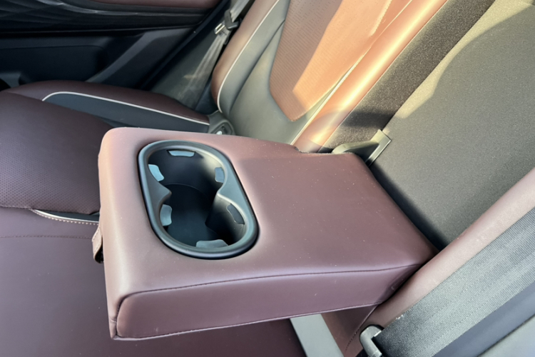 思皓QX 2021款 300T DCT追光版局部细节9007