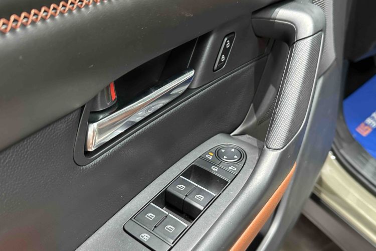 马自达CX-50行也 2023款 2.5L 尊行版中控内饰7010