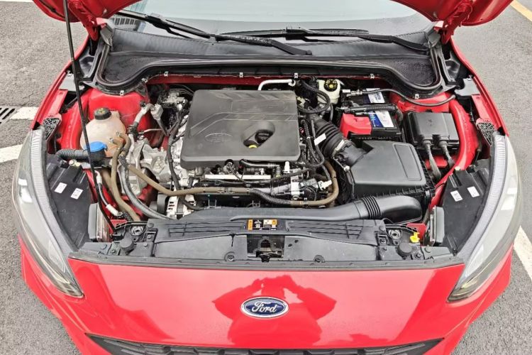 福特 福克斯 2020款 三厢 EcoBoost 180 自动ST Line局部细节24