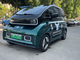 宝骏KiWi EV 2022款 设计师轻享版 磷酸铁锂