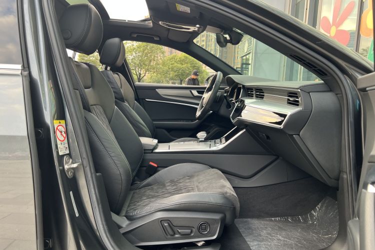 奥迪A6L 2021款 45 TFSI 臻选动感型中控内饰7001