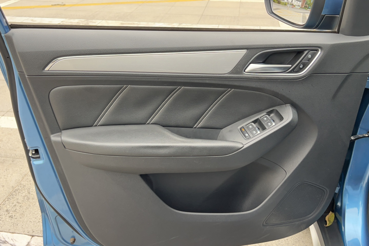 荣威RX5 2016款 20T 两驱自动互联网智享版中控内饰7002