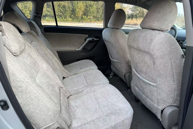 丰田 逸致 2014款 星耀 180E CVT精英版中控内饰7008