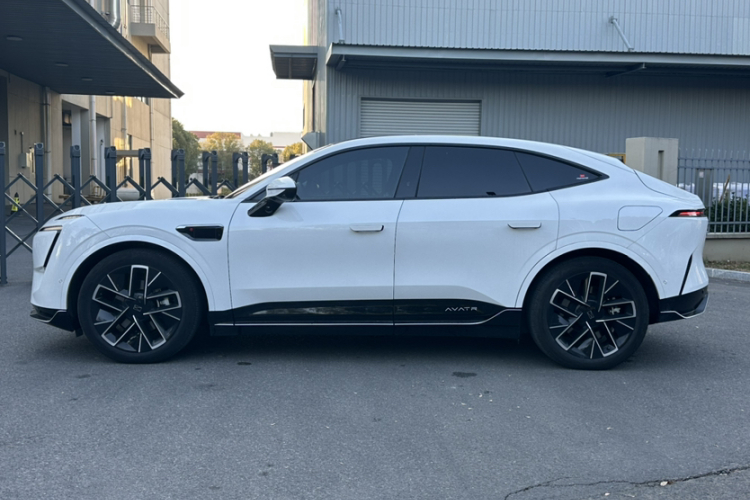 阿维塔11 2023款 超长续航单电机版 5座车身外观6001