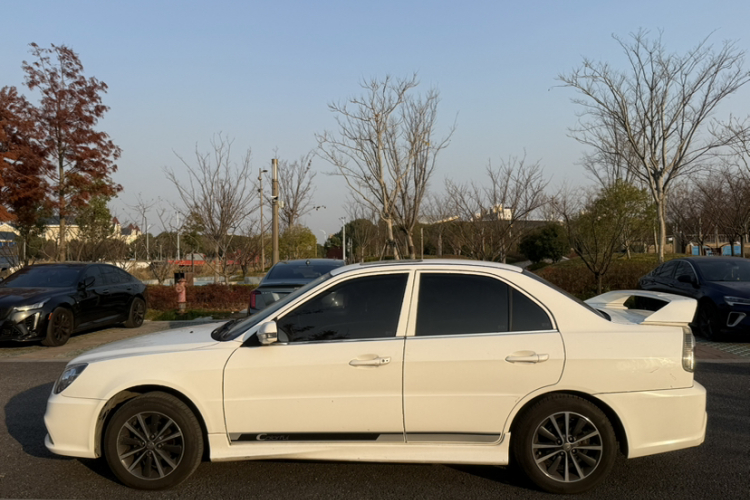 东南 V3菱悦 2015款 1.5L 手动风采版车身外观6003