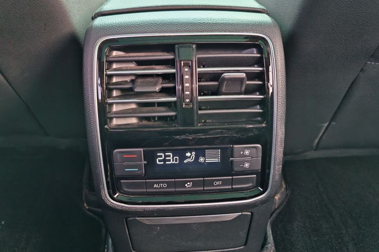 大众 迈腾 2017款 380TSI DSG 豪华型中控内饰7011