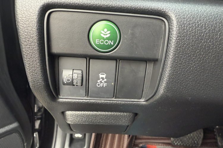 本田 雅阁 2016款 2.0L 精英版中控内饰7002