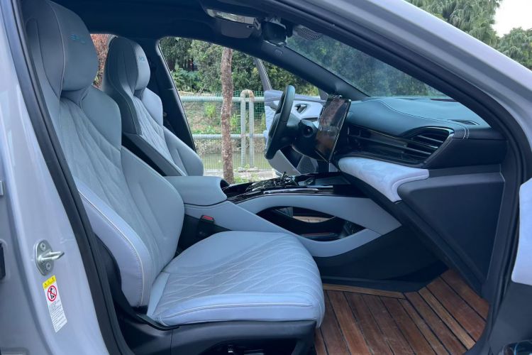 比亚迪 海豹 2023款 冠军版 700km 性能版中控内饰7005