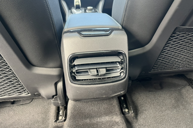 领克03 2021款 1.5TD DCT劲Plus中控内饰7010