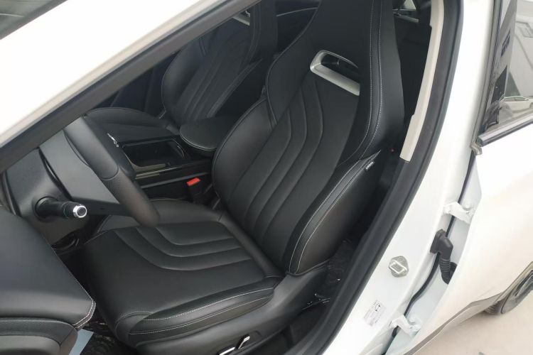 哪吒汽车 2022款 哪吒U-Ⅱ 610 三元锂局部细节19