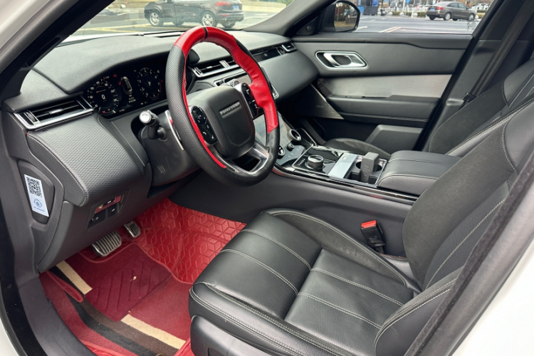 路虎 揽胜星脉 2018款 P380 R-DYNAMIC SE中控内饰7002