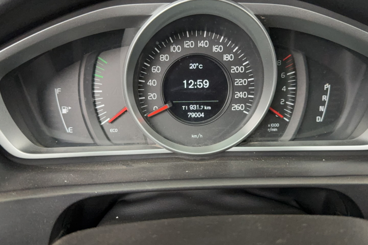 沃尔沃V40 2018款 T3 智尚版中控内饰15