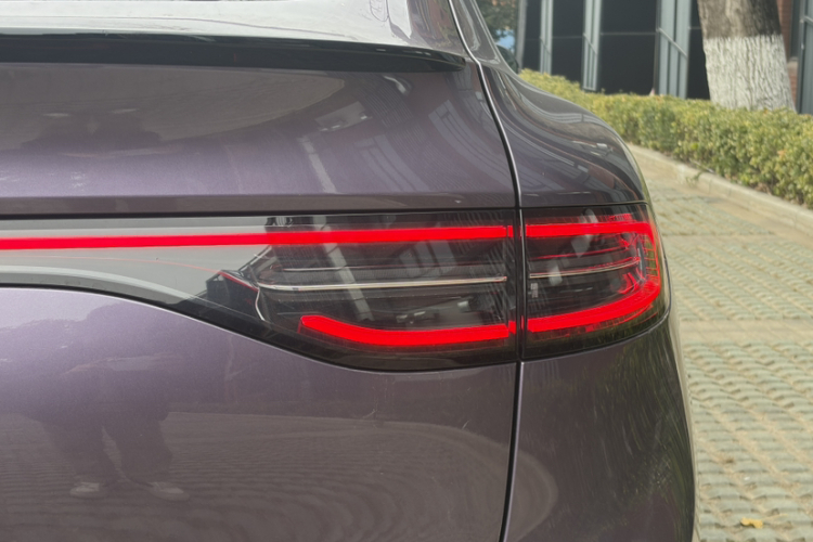 鸿蒙智行 智界R7 2024款 纯电 667km Max车身外观6004