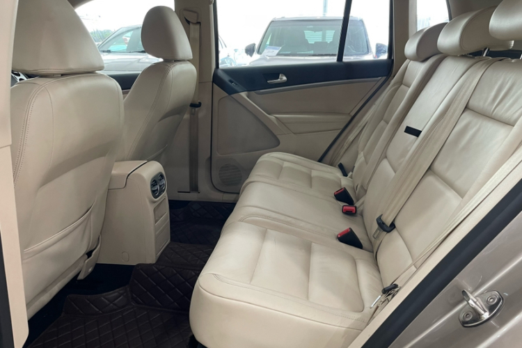 大众 途观 2015款 1.8TSI 自动两驱舒适版车身外观6011