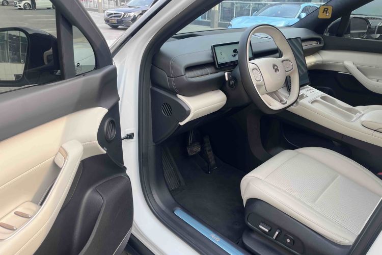 蔚来ES6 2024款 75kWh中控内饰7003