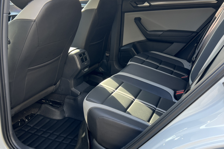 大众 T-ROC探歌 2024款 300TSI DSG两驱辰光版中控内饰7007