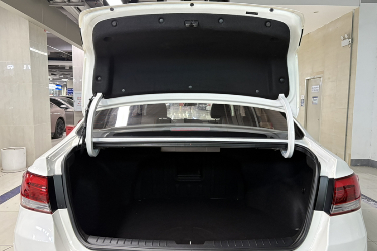 起亚K4 2014款 1.8L 自动DLX车身外观6006