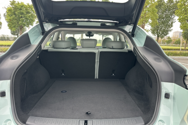 智己汽车 智己LS6 2023款 Max 超强性能版局部细节23