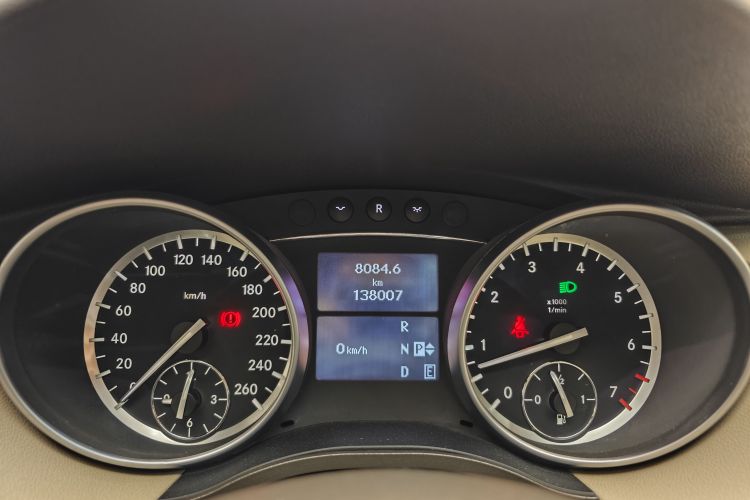 奔驰R级 2014款 R 320 4MATIC 豪华型中控内饰15