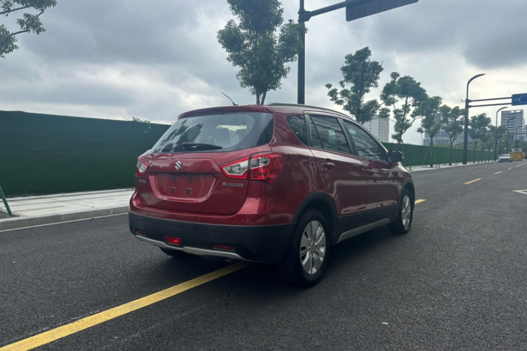 铃木 锋驭 2014款 1.6L CVT两驱精英型车身外观6005