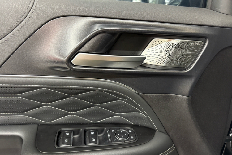 坦克300 2023款 越野版 2.0T 征服者中控内饰7007