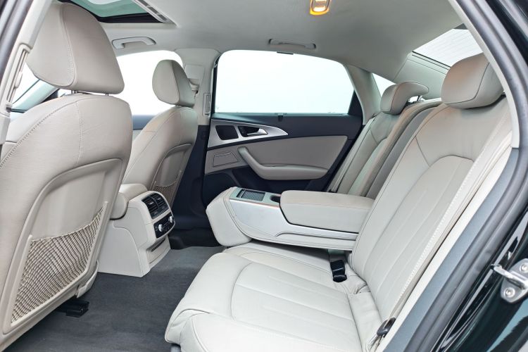 奥迪A6L 2016款 45 TFSI quattro 运动型中控内饰7007