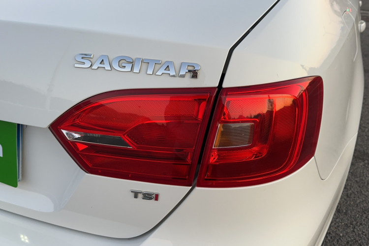 大众 速腾 2014款 1.4TSI 手动豪华型车身外观6010