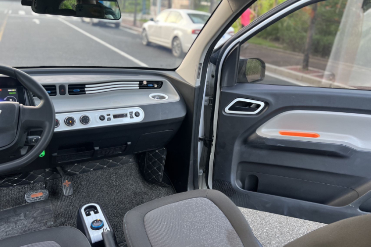 五菱汽车 宏光MINIEV 2020款 自在款 磷酸铁锂中控内饰7005