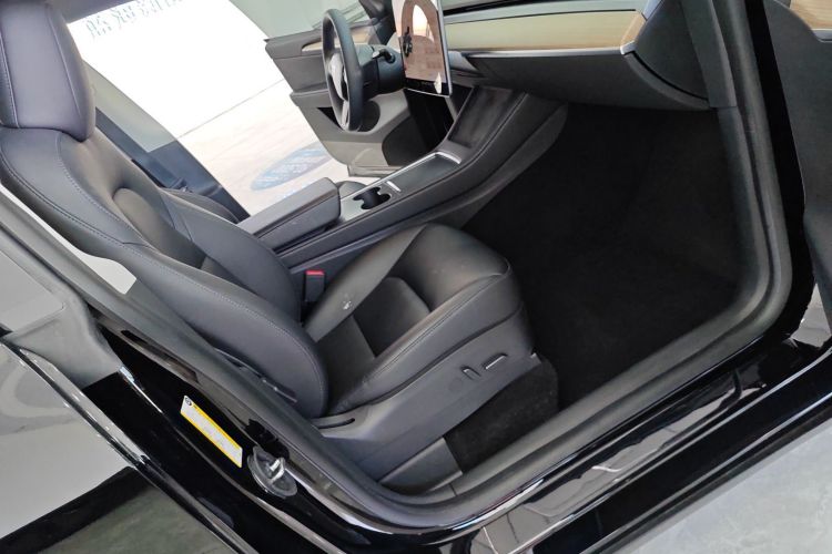 特斯拉 Model Y 2022款 后轮驱动版中控内饰7010