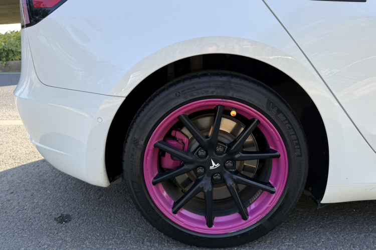 特斯拉 Model 3 2019款 标准续航后驱升级版车身外观6004