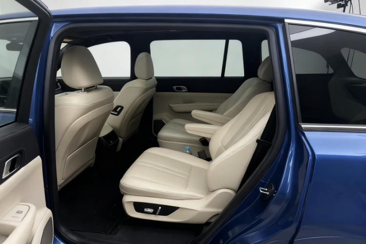 理想汽车 理想ONE 2020款 增程6座版中控内饰7001