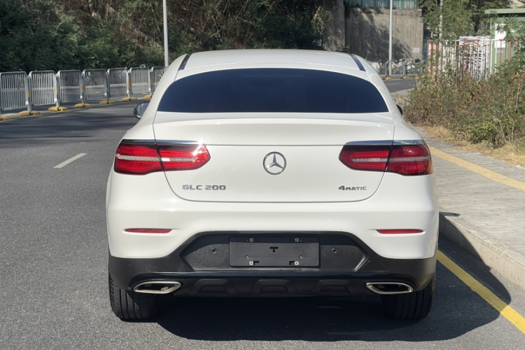 奔驰GLC轿跑  GLC 200 4MATIC 轿跑SUV车身外观6002