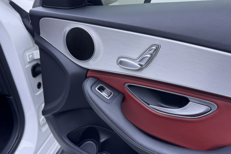 奔驰C级 2019款 C 260 运动版中控内饰7007