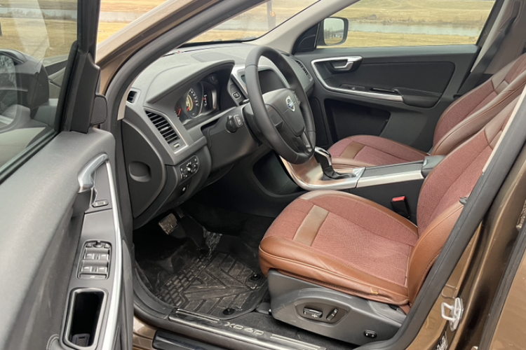 沃尔沃XC60 2017款 T5 智行版车身外观6004