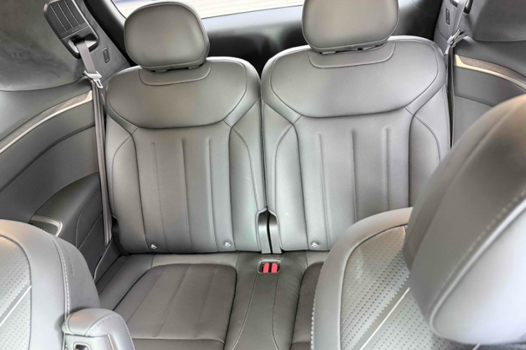 乐道L90 2025款 Max 六座版中控内饰7004