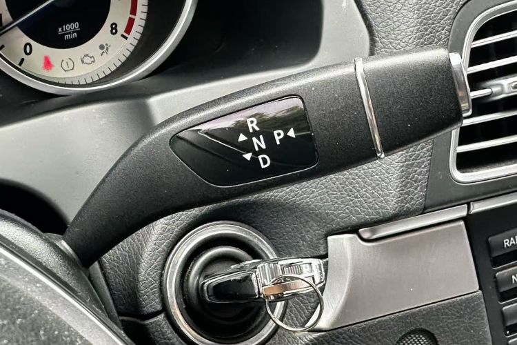 奔驰E级(进口) 2014款 E 260 轿跑版中控内饰7002